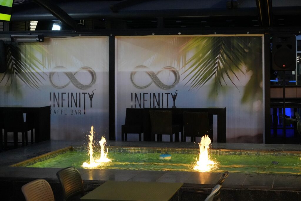 p050 Infinity Caffe bar
