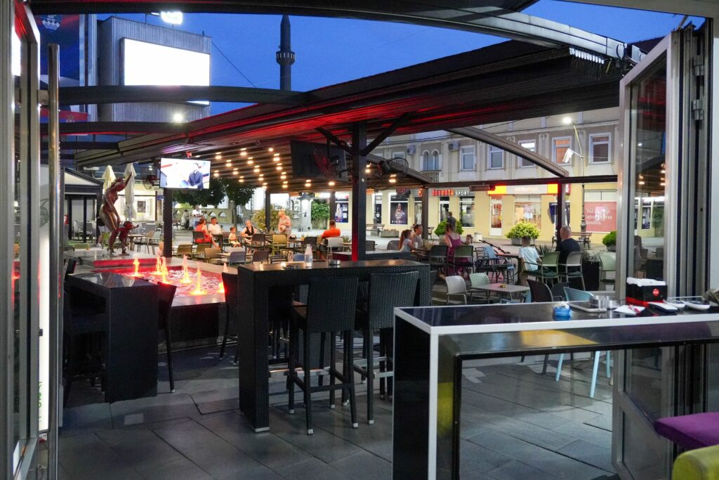 p050 Infinity Caffe bar