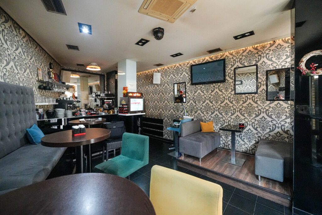 p050 Infinity Caffe bar